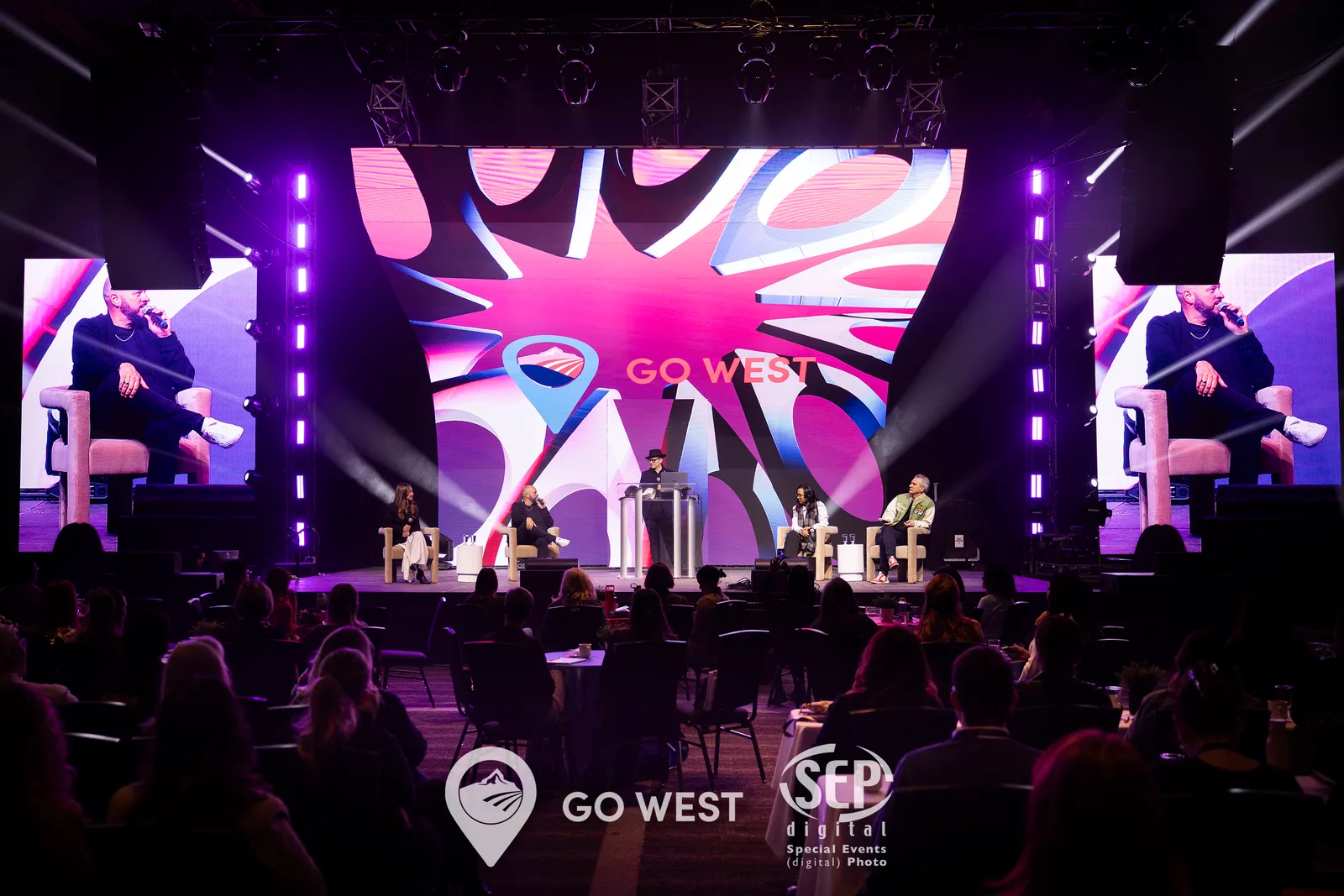 Game shows Toronto corporate audience laughing during live round
